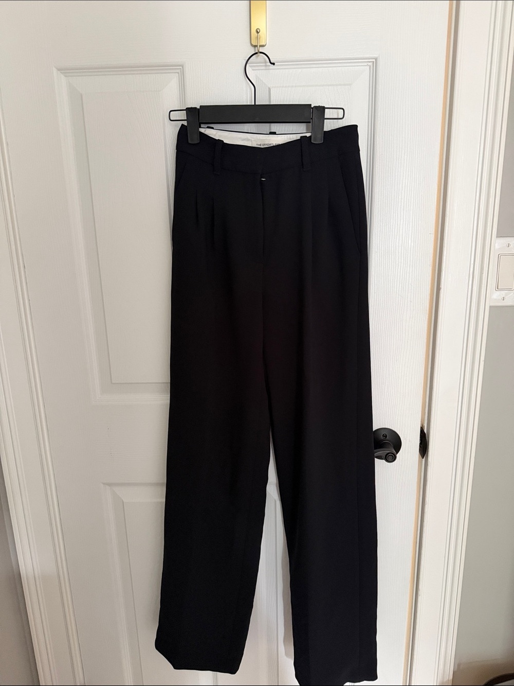 Aritzia women’s Black Pleated Dress Pants